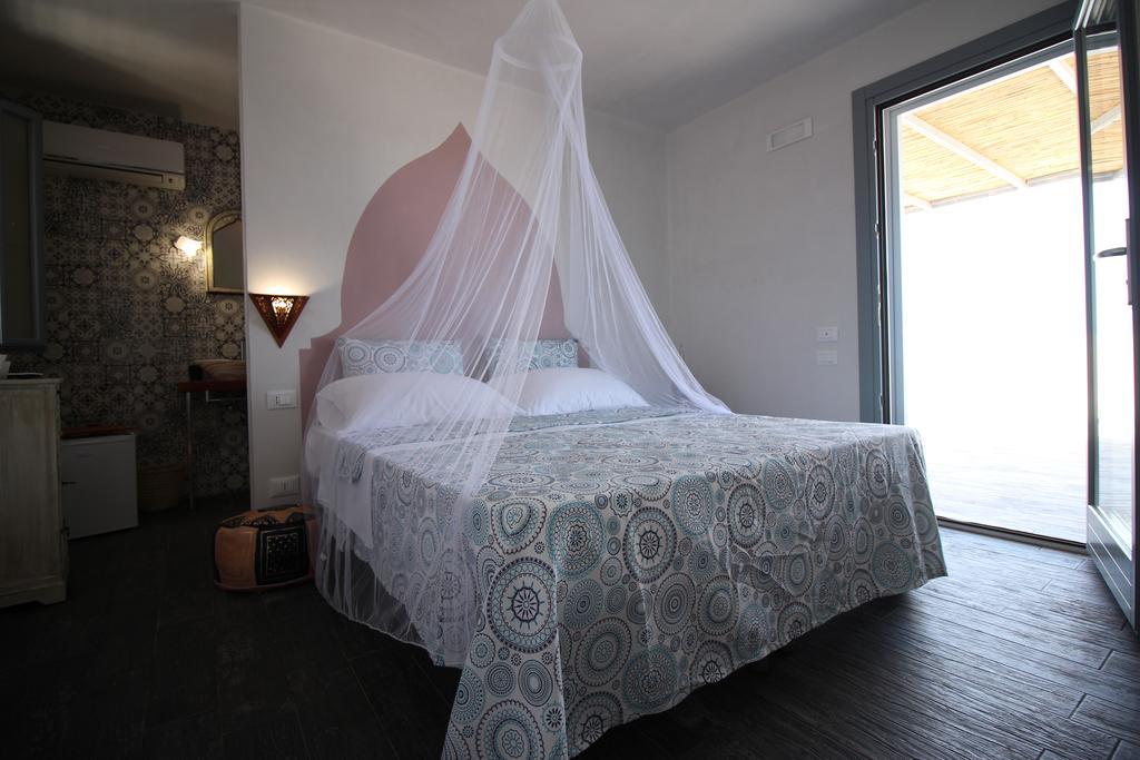 Ajamola Hotel Favignana Bagian luar foto